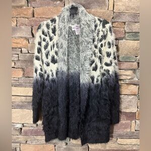 Oliver - Gray Ombré Cheetah Print Sweater in Faux Fur - Womens M